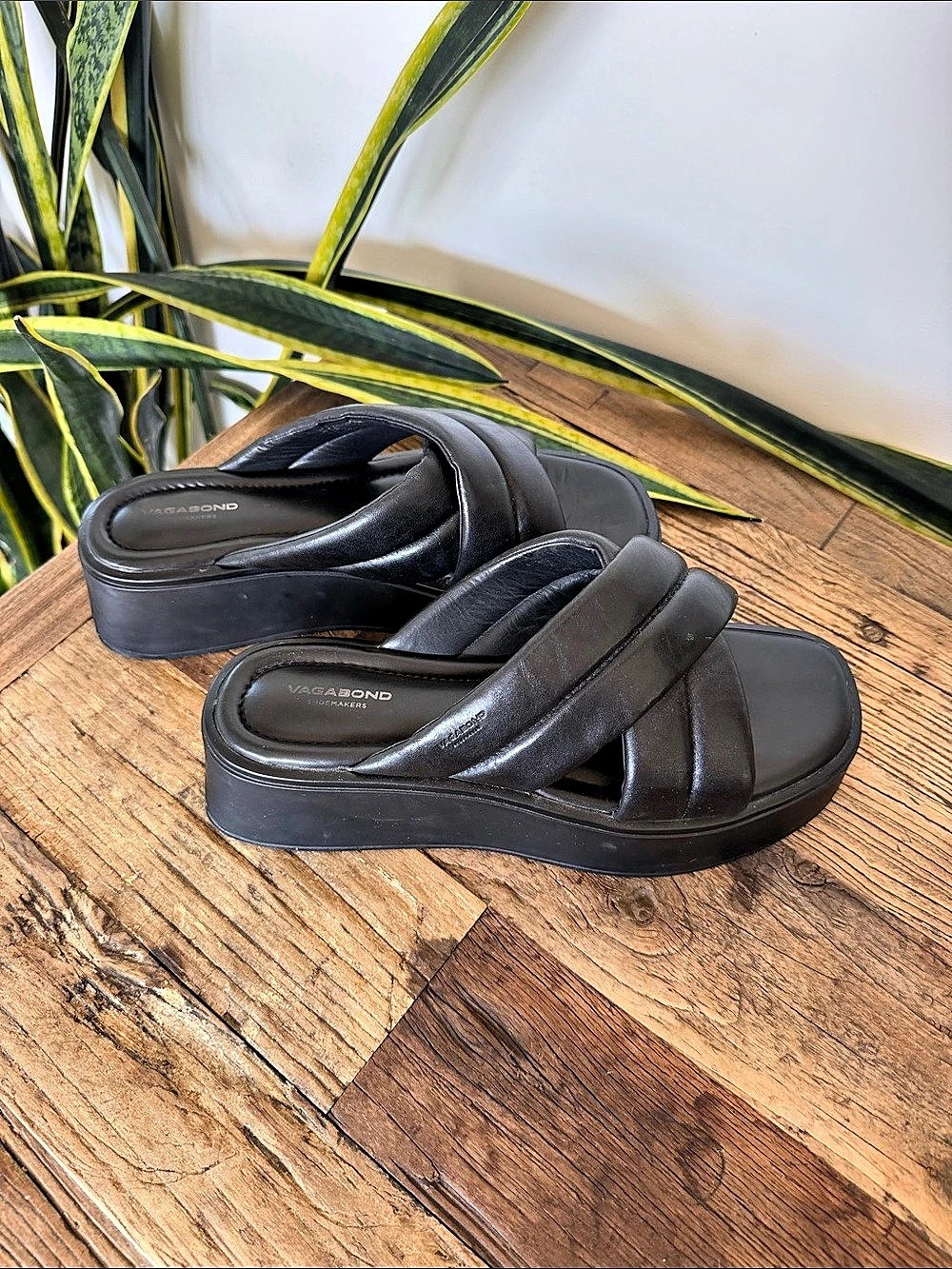 Vagabond Shoemakers Courtney_ Black Leather Platform Slide Sandals